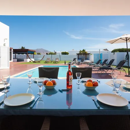 Celeste Playa Blanca